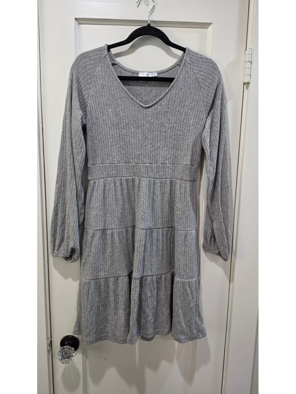 R. Vivimos Gray Ribbed Long Sleeve Dress Size M 8/10